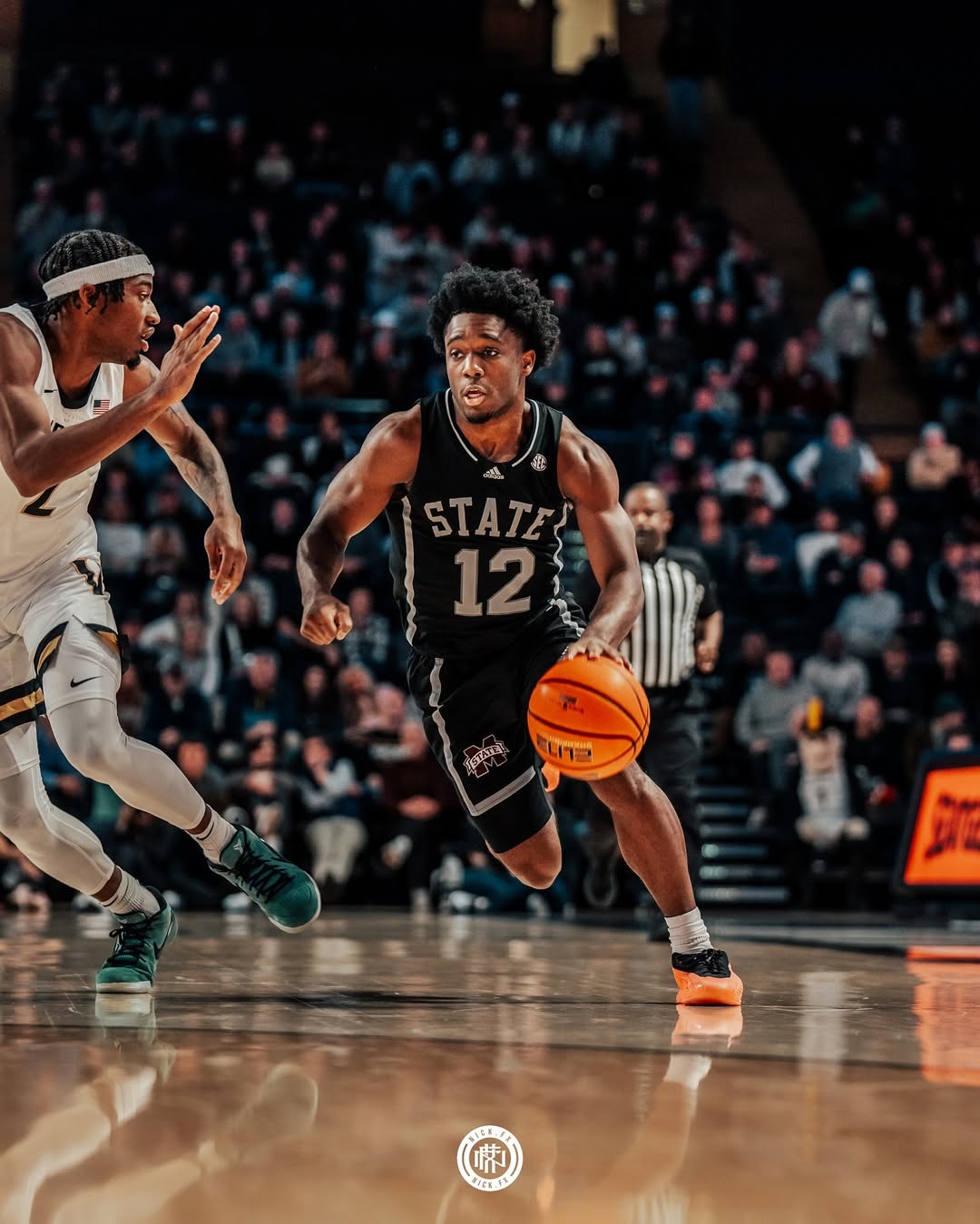 Mississippi State basketball driving to basket